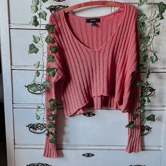 Forever 21 Sweaters - ✨3 for $25 ✨ Hot Pink/Coral Knit V Cropped Sweater